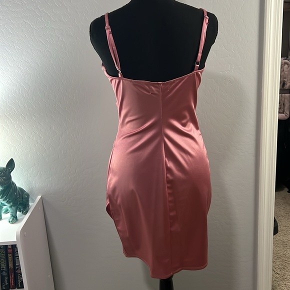Honey and Rosie Square Neck Faux Wrap Satin Dress Size Medium Mauve EUC - Picture 4 of 10